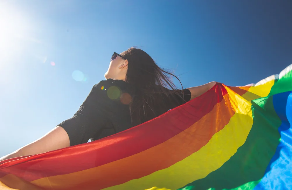 3.2 รวมไอเดียชุดแต่งงาน LGBTQ+ สวยเก๋ในแบบคุณ.png